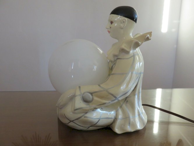 GRANDE LAMPE PIERROT EN CERAMIQUE ET OPALINE BLANCHE SIGNEE REGAL ANNEES 50 60
