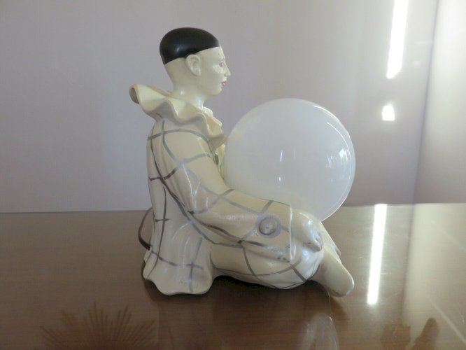 GRANDE LAMPE PIERROT EN CERAMIQUE ET OPALINE BLANCHE SIGNEE REGAL ANNEES 50 60