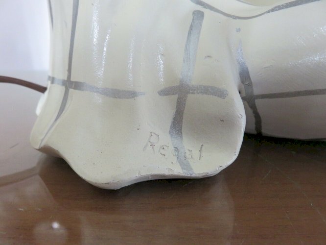 GRANDE LAMPE PIERROT EN CERAMIQUE ET OPALINE BLANCHE SIGNEE REGAL ANNEES 50 60