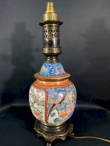 Large Canton porcelain lamp on fine bronze mount, late 19th century, Qing Dynasty, Rose Family.