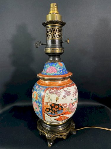 Grande lampe porcelaine de Canton sur monture bronze fin XIXe Qing Famille rose