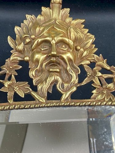 Grande paire d'appliques murales à fond de miroir en bronze de style Renaissance