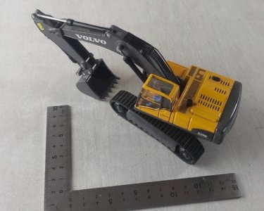 Large shovel / excavator 3535, Volvo EC290C, Siku