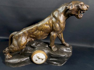Grande pendule à la panthère rugissante d'ap. Thomas-François Cartier 1879-1943