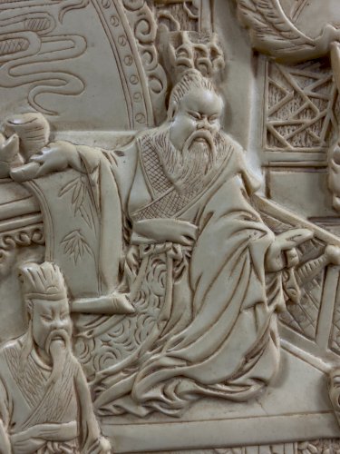 Grande plaque en résine ivoirine scène de cour impériale Chine style Qing