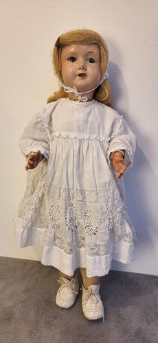 GRANDE POUPEE DE 67 CM DE HAUT