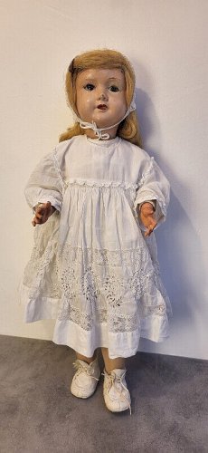 GRANDE POUPEE DE 67 CM DE HAUT