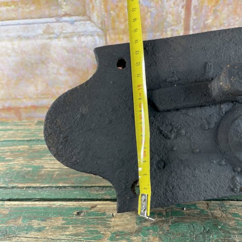 Grande serrure XVIIIe de château en Bourgogne – Ferronnerie d’art ancienne