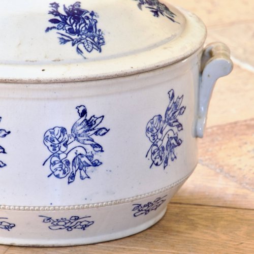 Grande soupière XIXe siècle signé St Uze St Vallier, terre dacier