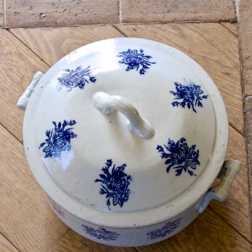 Grande soupière XIXe siècle signé St Uze St Vallier, terre dacier