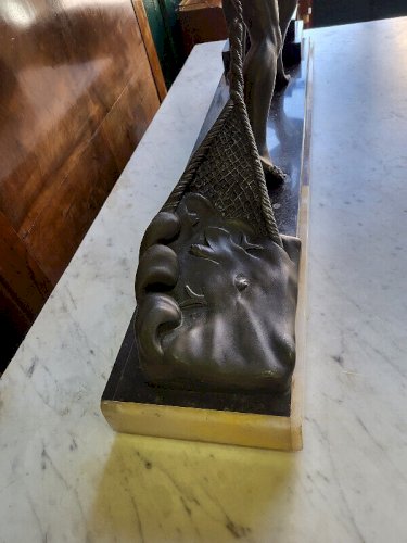 GRANDE STATUE EN REGULE DE 2 HOMMES QUI TIRENT UN FILET