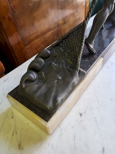 GRANDE STATUE EN REGULE DE 2 HOMMES QUI TIRENT UN FILET