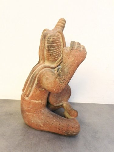 GRANDE STATUE EN TERRE CUITE N33