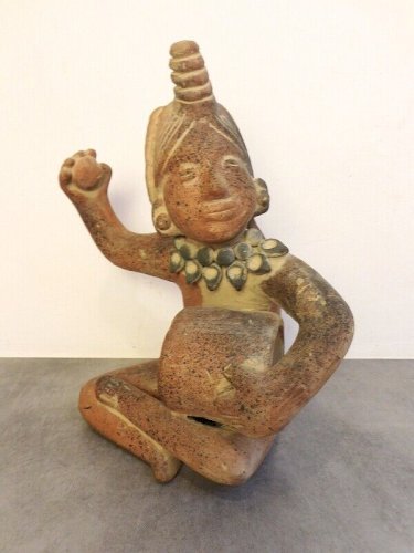 GRANDE STATUE EN TERRE CUITE N33