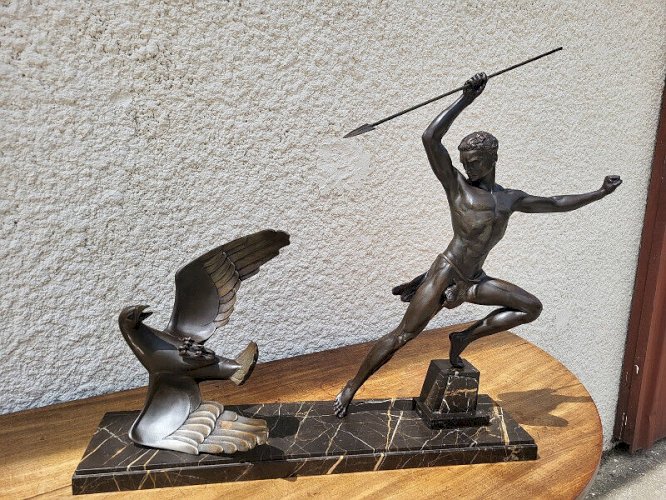 GRANDE STATUE LA CHASSE A L'AIGLE EN REGULE