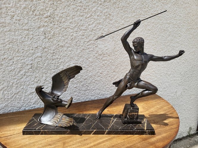 GRANDE STATUE LA CHASSE A L'AIGLE EN REGULE