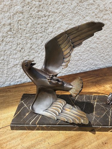 GRANDE STATUE LA CHASSE A L'AIGLE EN REGULE