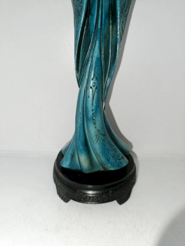 grande statuette en resine dorigine asiatique en bon etat