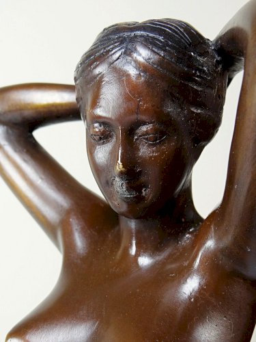 Grande statuette femme nue, Vénus en bronze de charme vintage