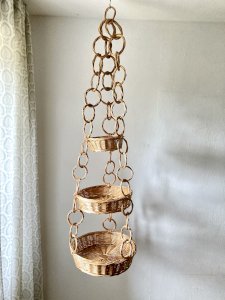 Large wicker suspension with three baskets, twisted chain of rings