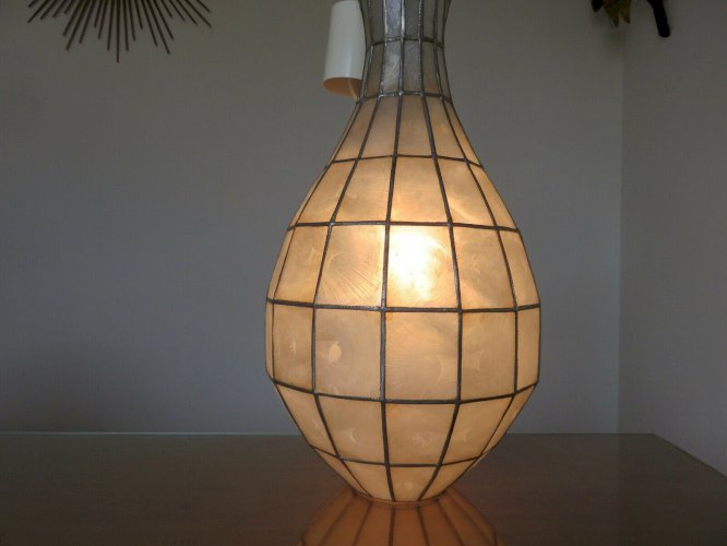 GRANDE SUSPENSION FORME GOUTTE DEAU EN NACRE BLANCHE ANNEES 70 VINTAGE