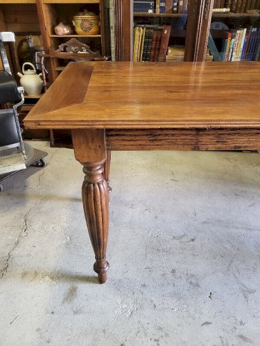 GRANDE TABLE 4 PIEDS DE FABRICATION ANCIENNE