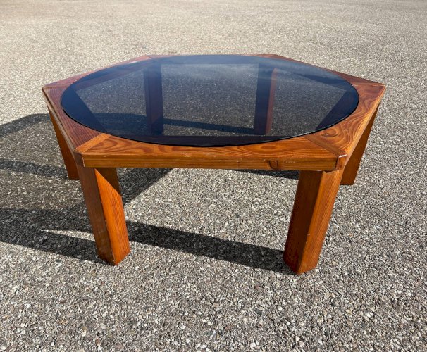 grande table basse brutaliste