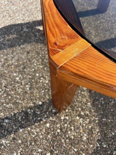 grande table basse brutaliste