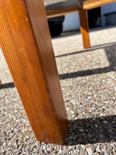 grande table basse brutaliste