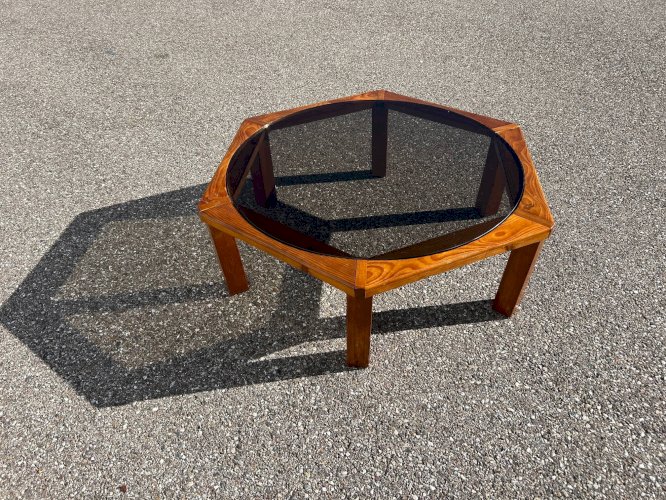 grande table basse brutaliste