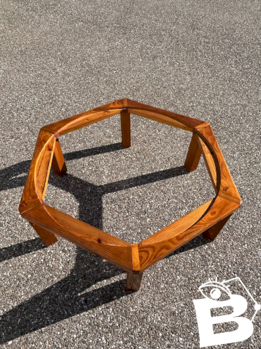 grande table basse brutaliste