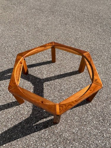 grande table basse brutaliste