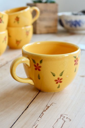 Grande tasse vintage céramique jaune à fleurs peintes à la main