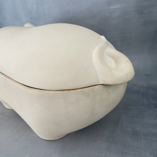 Grande terrine boite cochon intérieur émaille craquelée Long.~ 40.5 cm