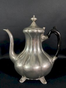 Large ribbed English Sheffield pewter teapot coffee pot