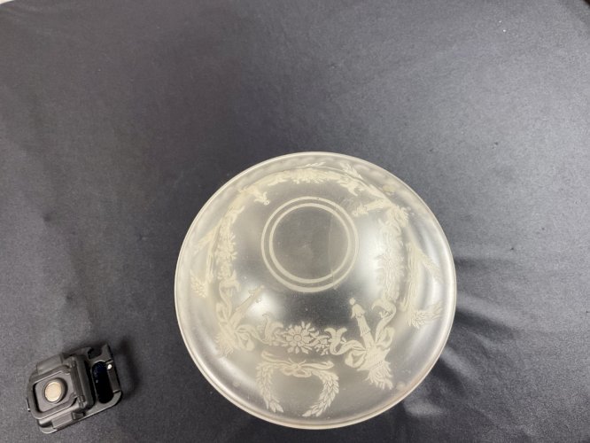 Grande tulipe globe de lampe à pétrole décor Empire Saint Denis Baccarat ……