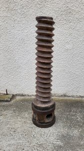 LARGE ANTIQUE WOODEN PRESS SCREW