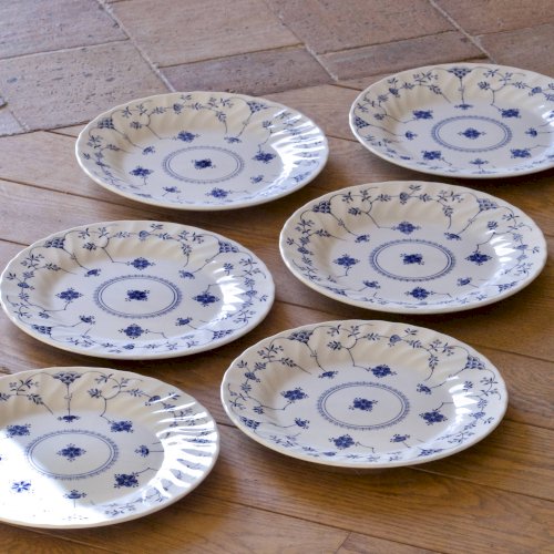 Grandes assiettes plates vintage décor Finlandia