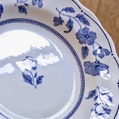 Grandes assiettes vintage italiennes signées Nueva Fontebasso