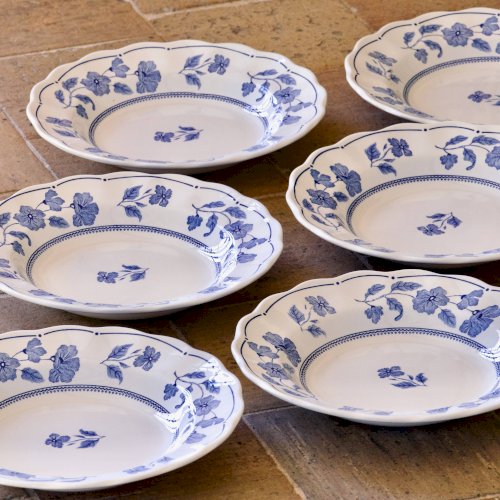 Grandes assiettes vintage italiennes signées Nueva Fontebasso