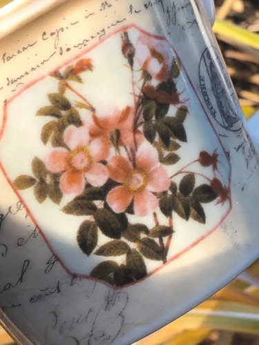 Grandes tasses motifs fleurs style Shabby