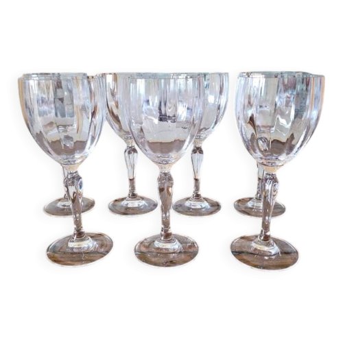 Grands verres à vin ou eau en cristal, stries verticales et pied travaillé