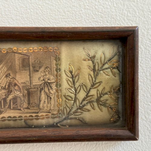 Gravure XVIIIe scène de jeu entourée d'une broderie cadre baguette A5564