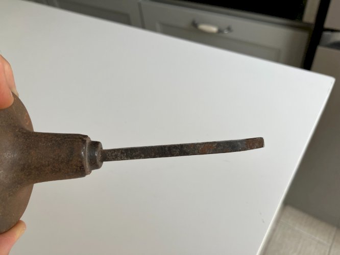 Gros bouton de porte ancien en fer forge rosace diametre 70 mm