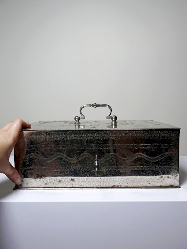Gros coffre fort portable/caisse ancienne XIXe-XXe métal argenté
