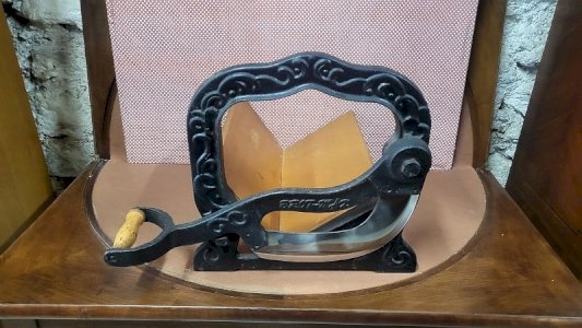 GROS COUPE PAIN TRANCHEUSE A PAIN BROT MAX