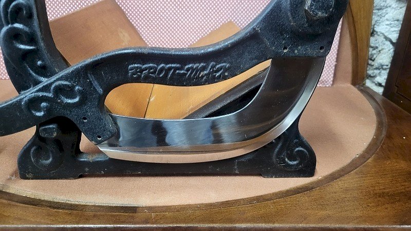 GROS COUPE PAIN TRANCHEUSE A PAIN BROT MAX