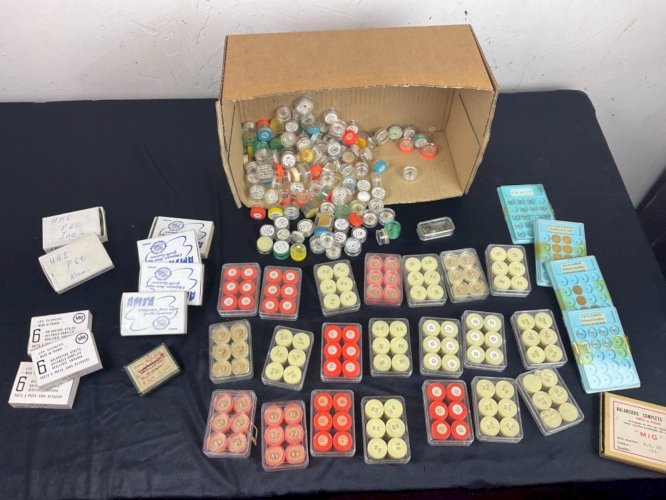 gros lot de pièces de montres, de balancier : toute marque oméga , lip ,... ...