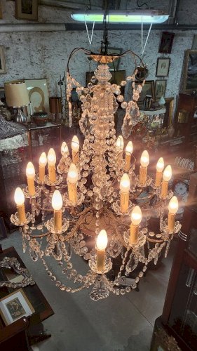 GROS LUSTRE A PAMPILLES 18 AMPOULES