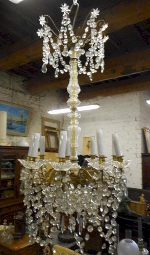 GROS LUSTRE A PAMPILLES 8 AMPOULES A GUIRLANDE N26
